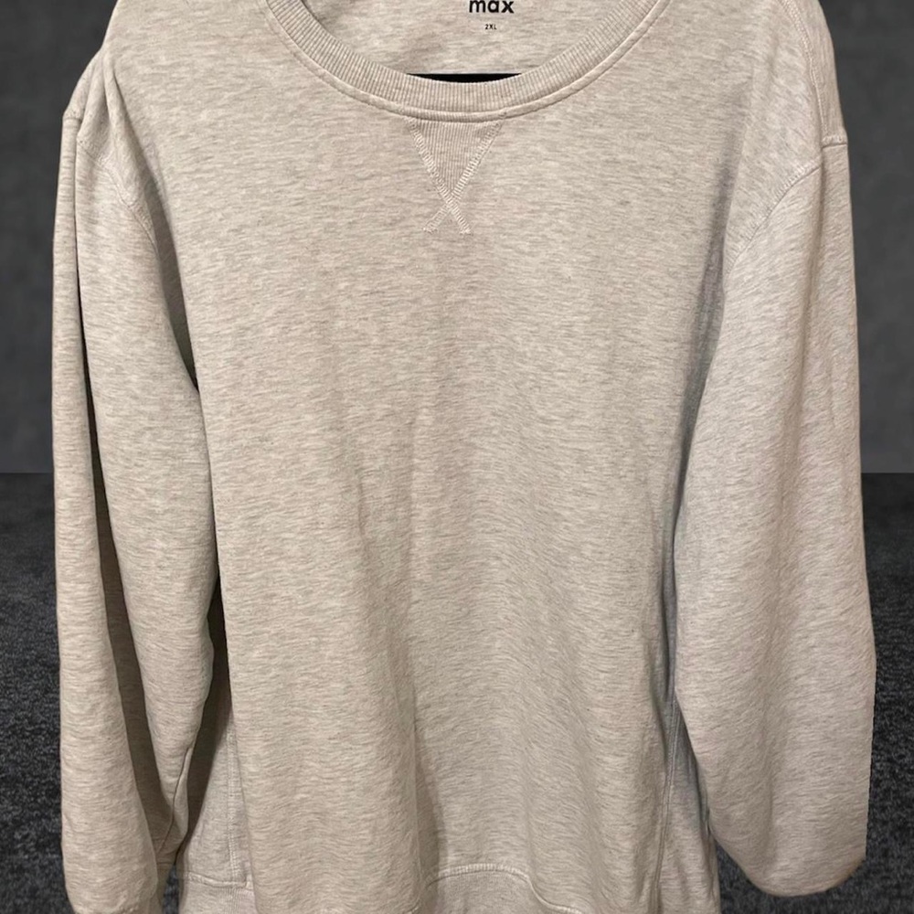 Basic oversized white sweatshirt